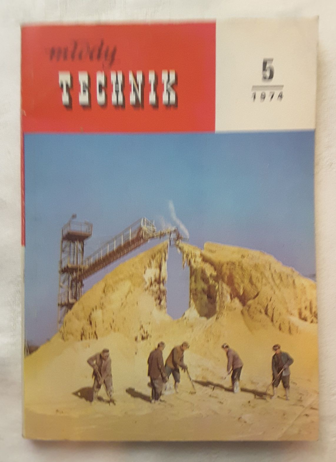 Czasopismo Młody Technik nr 5 /7  1974+fantastyka maj 1984