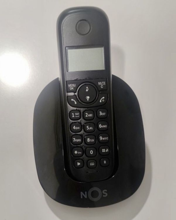 Telefone sem fios novo na caixa