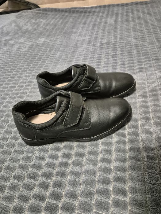 Продам туфлі для хлопця шкіряні MIDA р.36