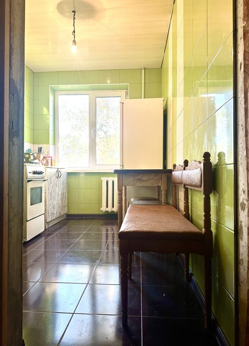 3-х « 8 лікарня» вул Чарівна, 4/9, не кутова