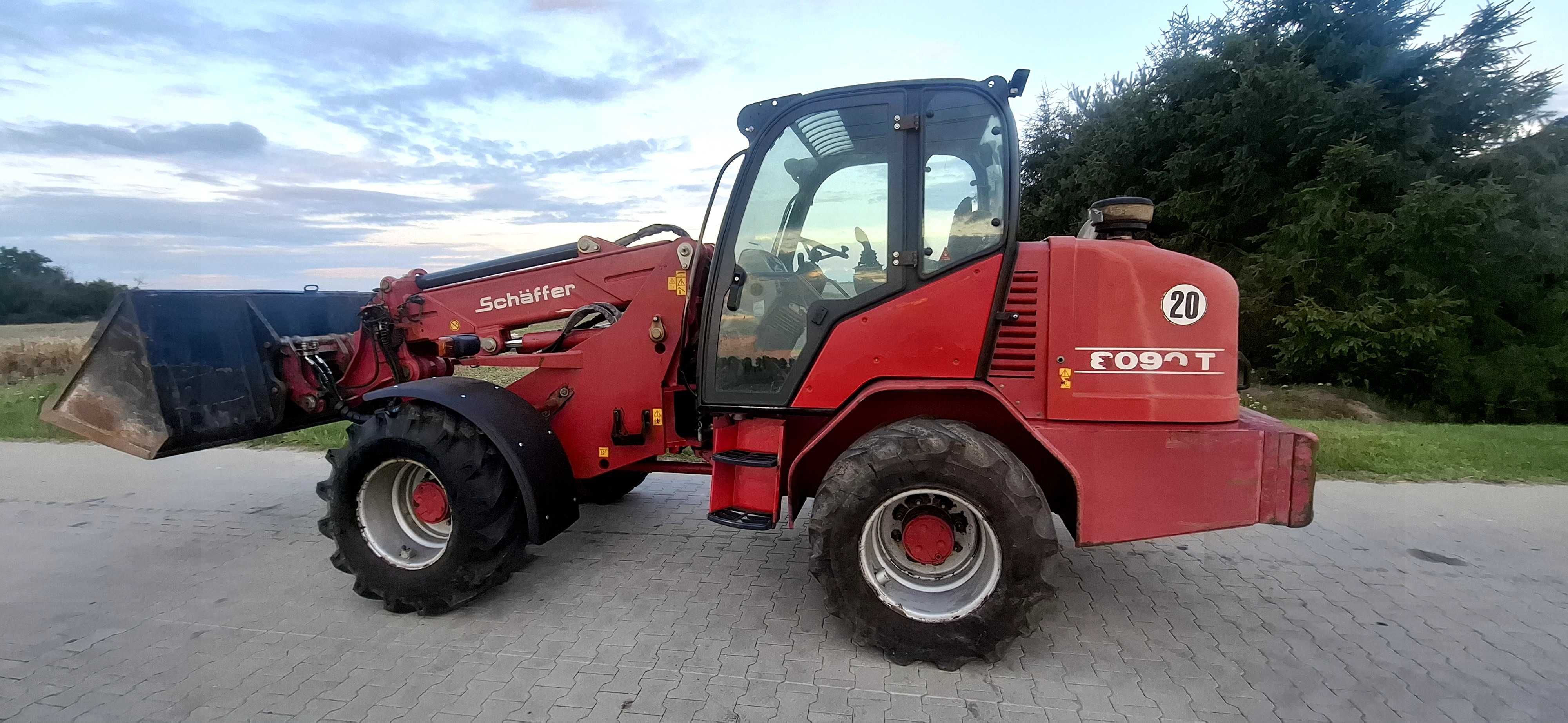 Ladowarka schaffer 8090T 13R