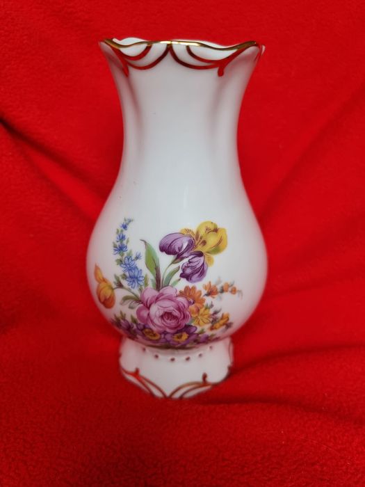 Продам чешську  вазу