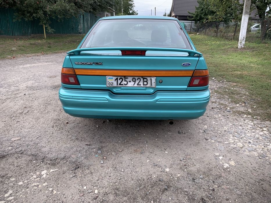 Форд Ескорт LX 1.9 бензин