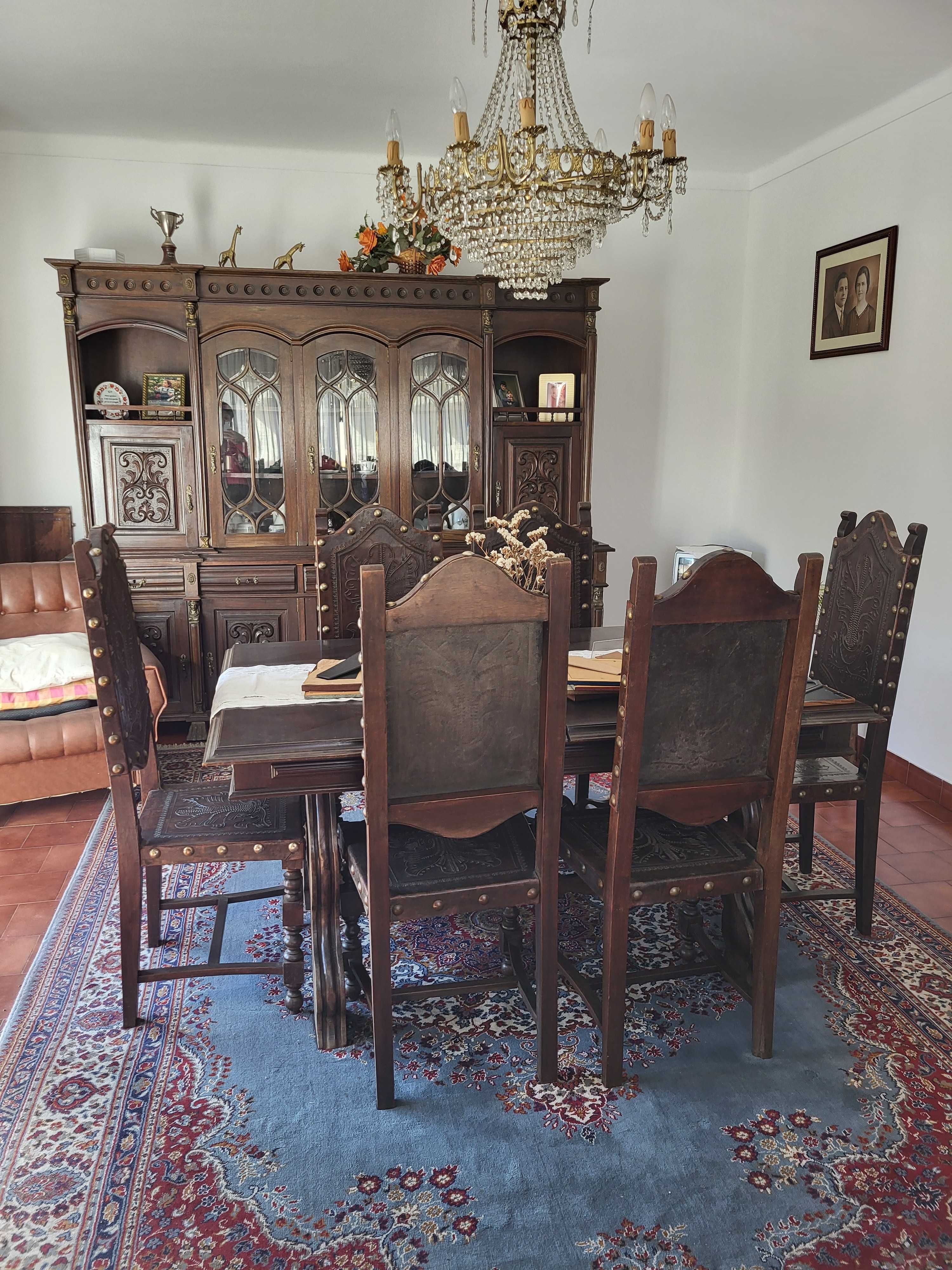 Sala de jantar completa