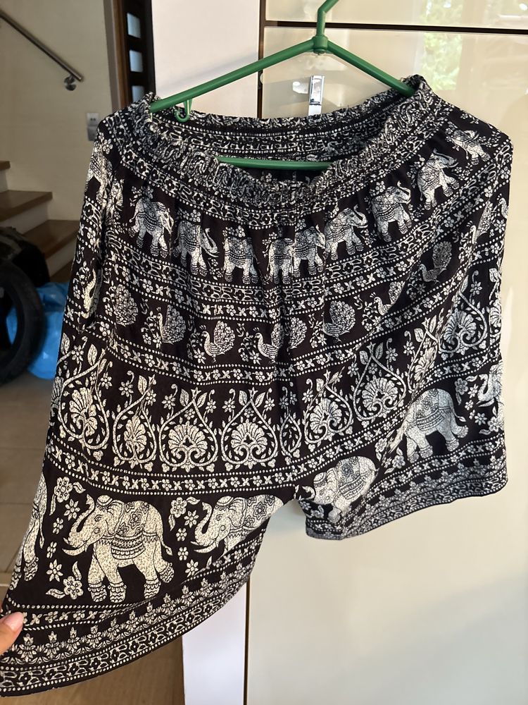Krótkie spodenki z kieszeniami XL wzór styl boho