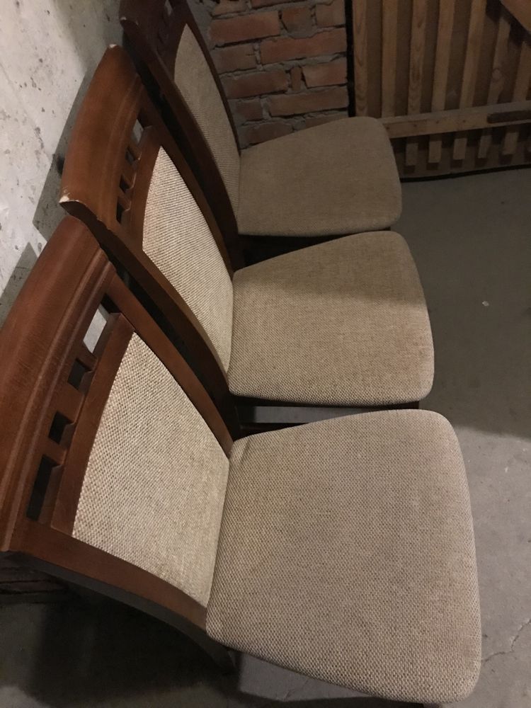 Krzesla w stanie dobrym