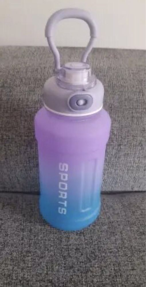 Спортивна пляшка для води 1,3 л