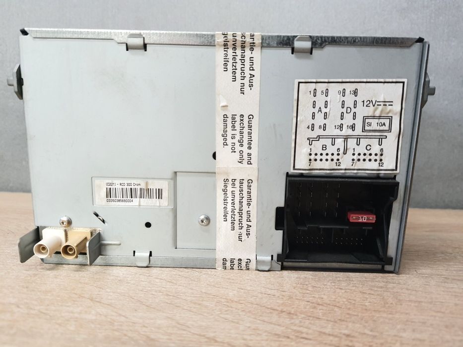 Radio samochodowe VW Volkswagen RCD300 CD +kod Passat b6 Golf 5 Caddy