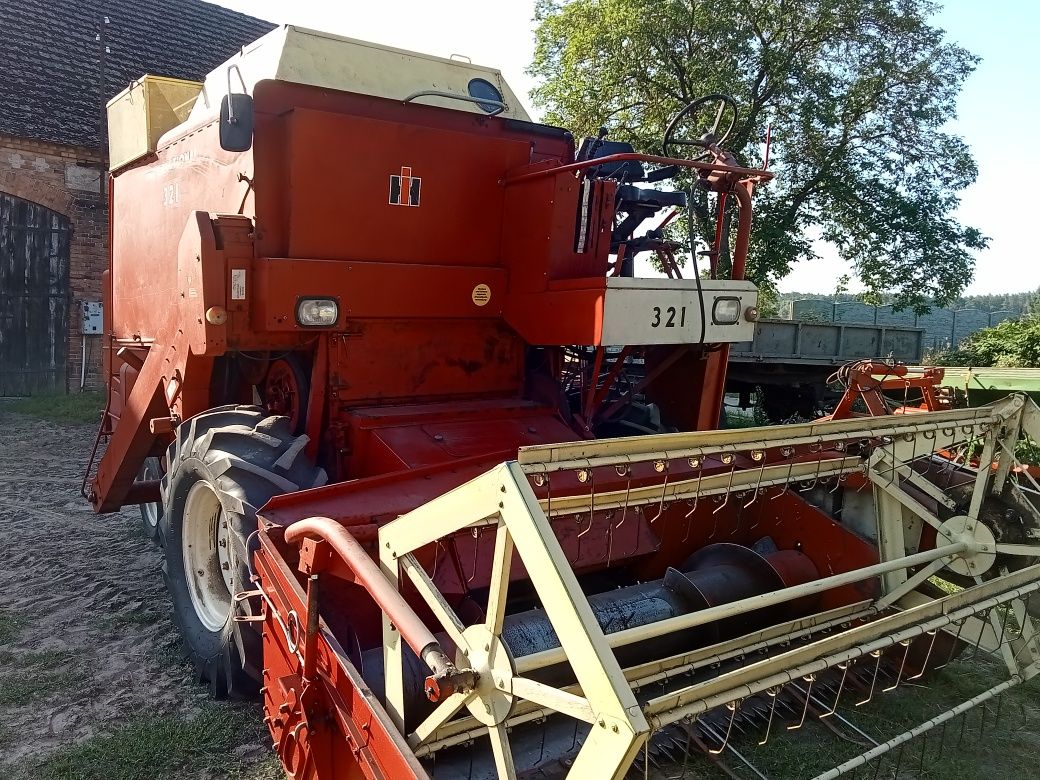 Kombajn zbożowy IHC 321 International wytrząsacz wszystkie części