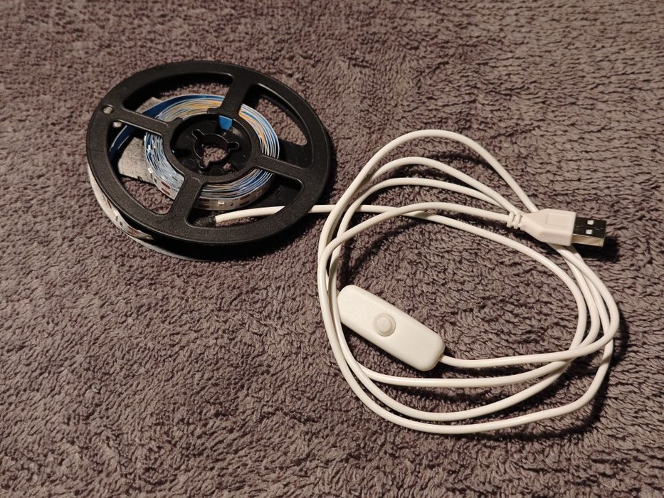 Продам лед-стрічку usb 5В з СИНІМ світлом 2м стрічка плюс кабель 1.5 м