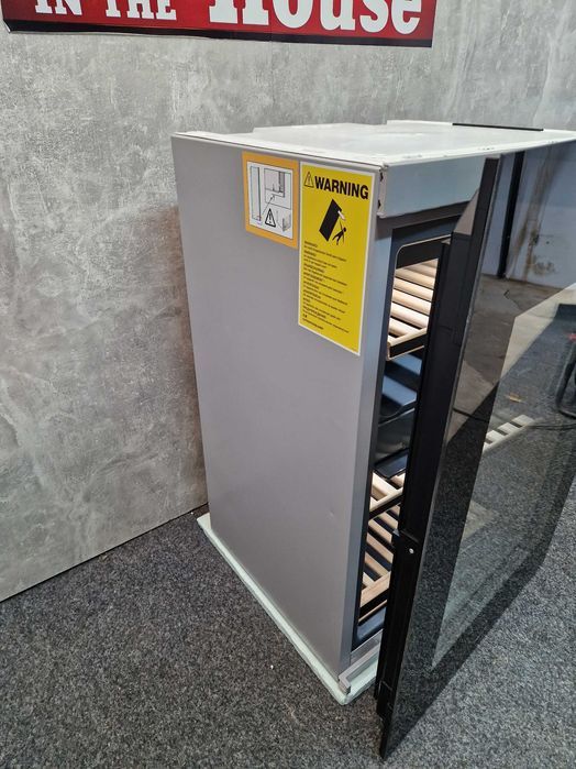 Винний холодильник KWT 6422 iG чорний обсидіан 2023 Виставка