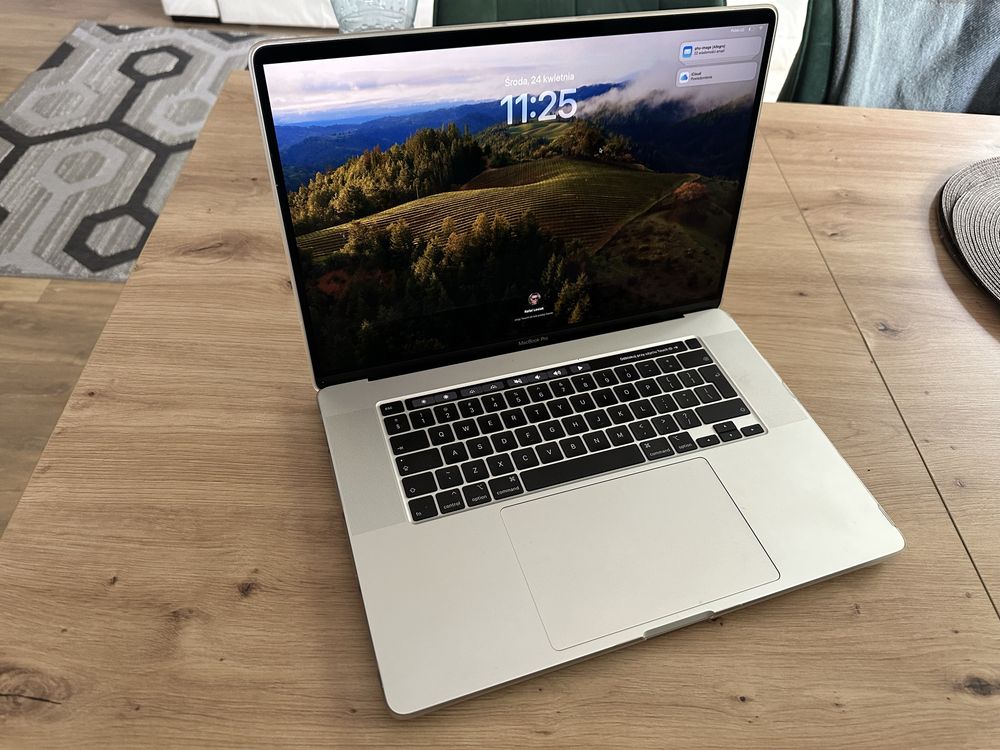 MacBook Pro 16” 2019 i9 2.3GHz 16GB RAM 1TB SSD