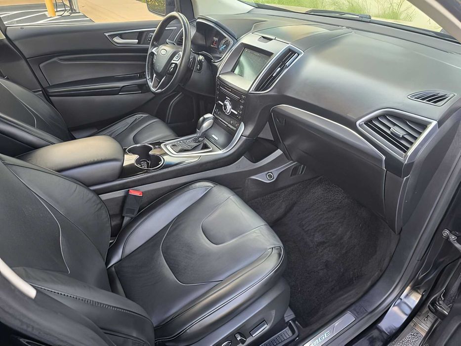 Ford Edge      2017