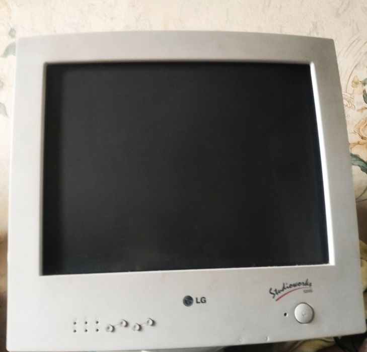Монітор LG Studioworks 520Si