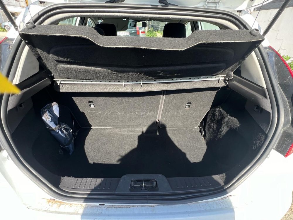 Ford fiesta muito economico sem nada a fazer