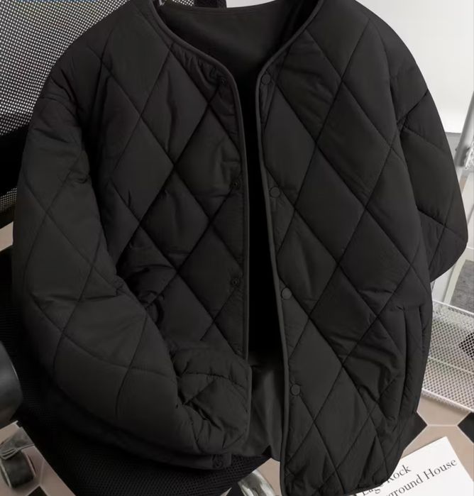 Чорний бомбер жіночий