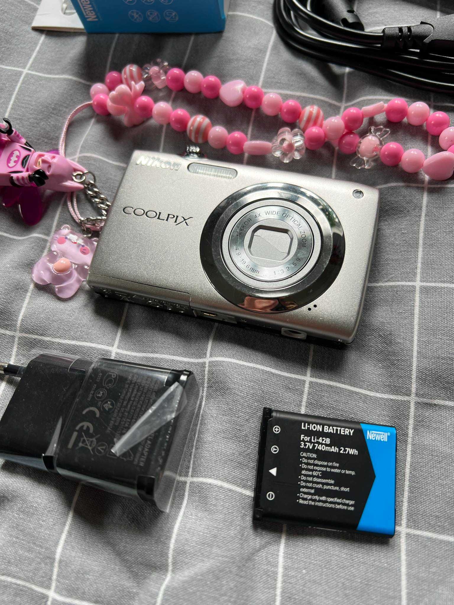 Nikon Coolpix S3000 Aparat Cyfrowy + ładowarka + bateria Akcesoria