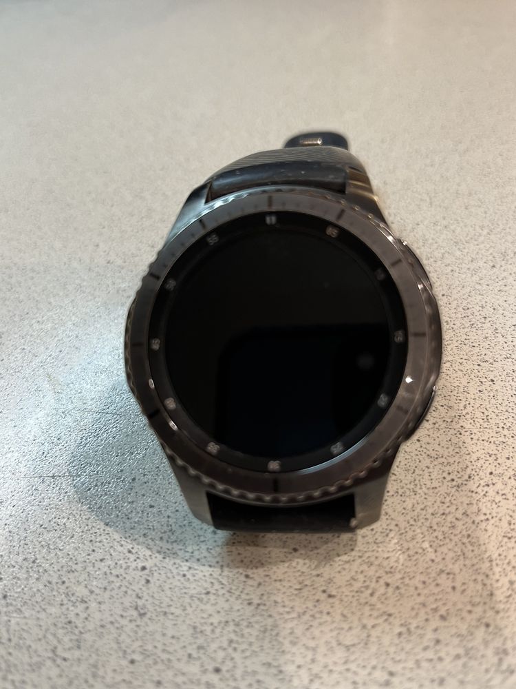 Смарт-часы Samsung Gear S3 Frontier