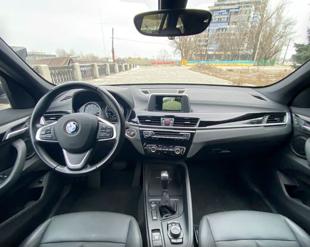 BMW X1 XDrive      .