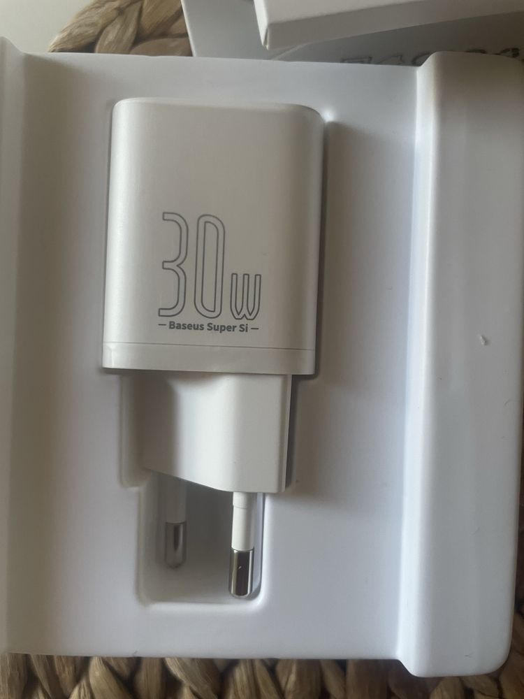 Nowa szybka ładowarka 30w Baseus usb c