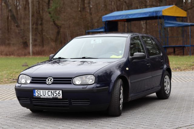 Volkswagen Golf - 1.4