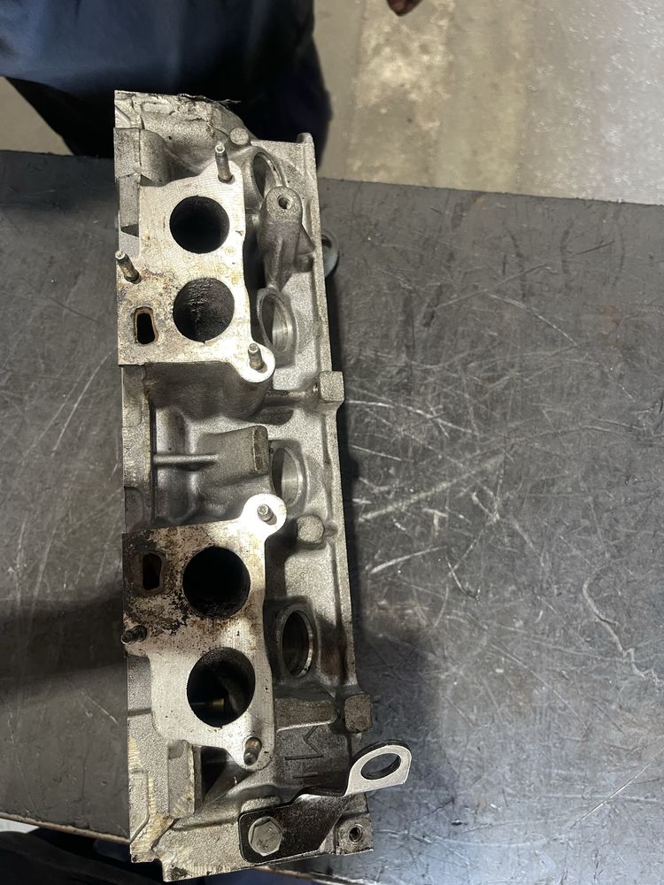 Vendo uma cabeça de peugeot 106