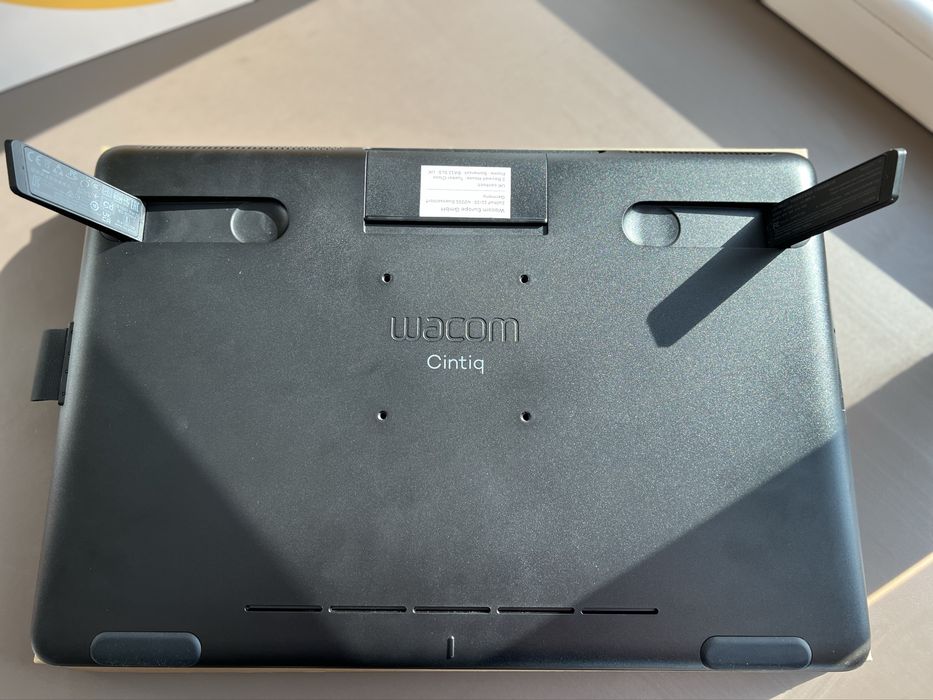 Монітор-планшет Wacom Cintiq 16 FHD