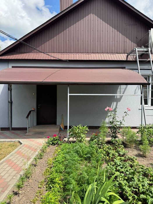 З 10 серпня оренда    1/2 будинку Боярка    8500 + КП