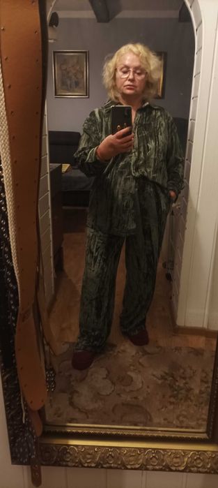 Komplet damski bluza koszulowai szerokie spodnie , welurowy, khaki.