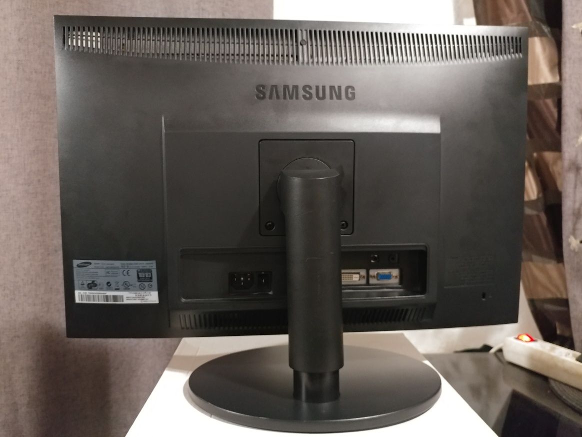 Монитор 22" Samsung sync master B 2240 1680×1050 TFT TN