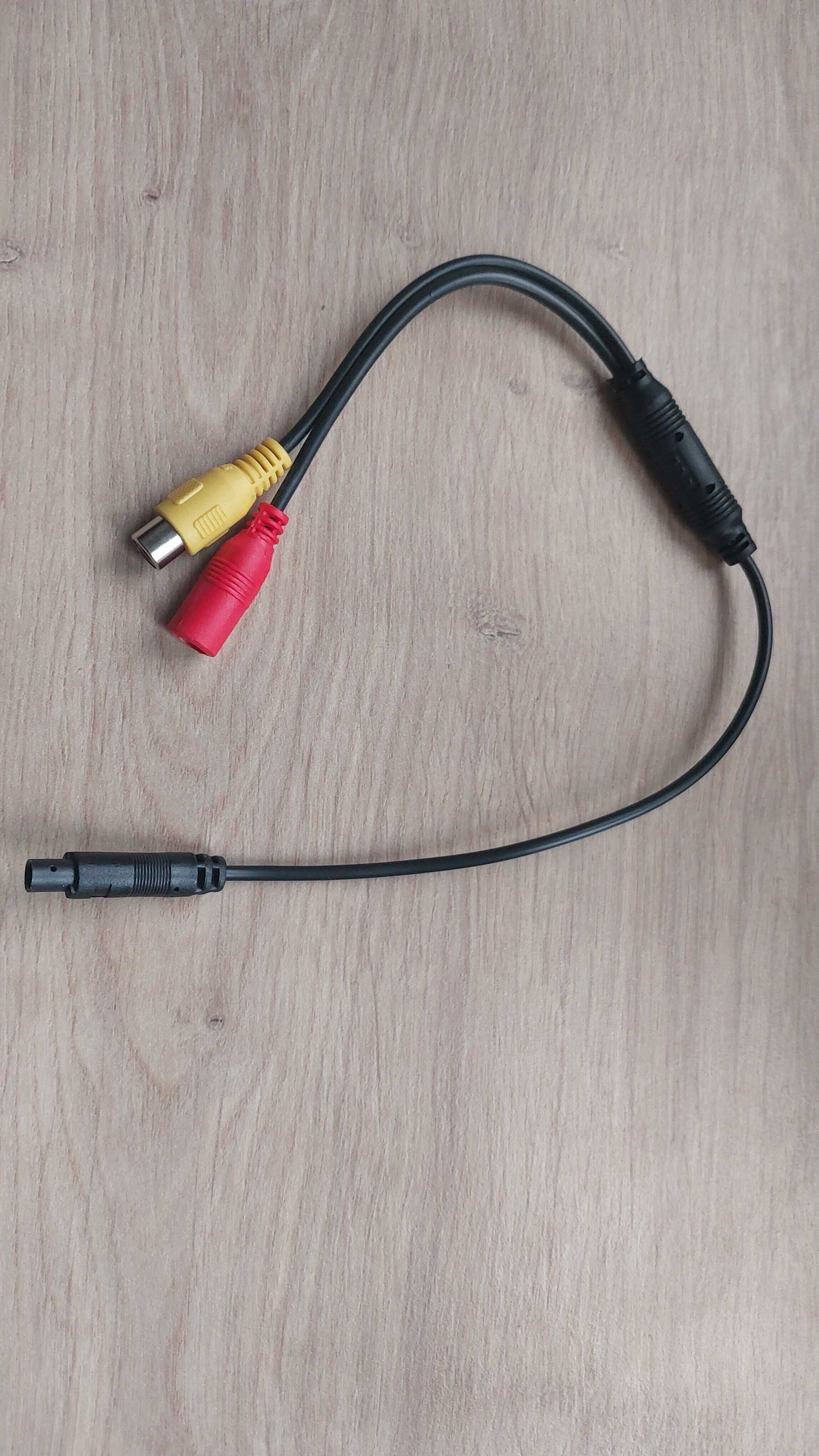 Adapter do kamery cofania / 4-pinowe złącze męskie CVBS (RCA)