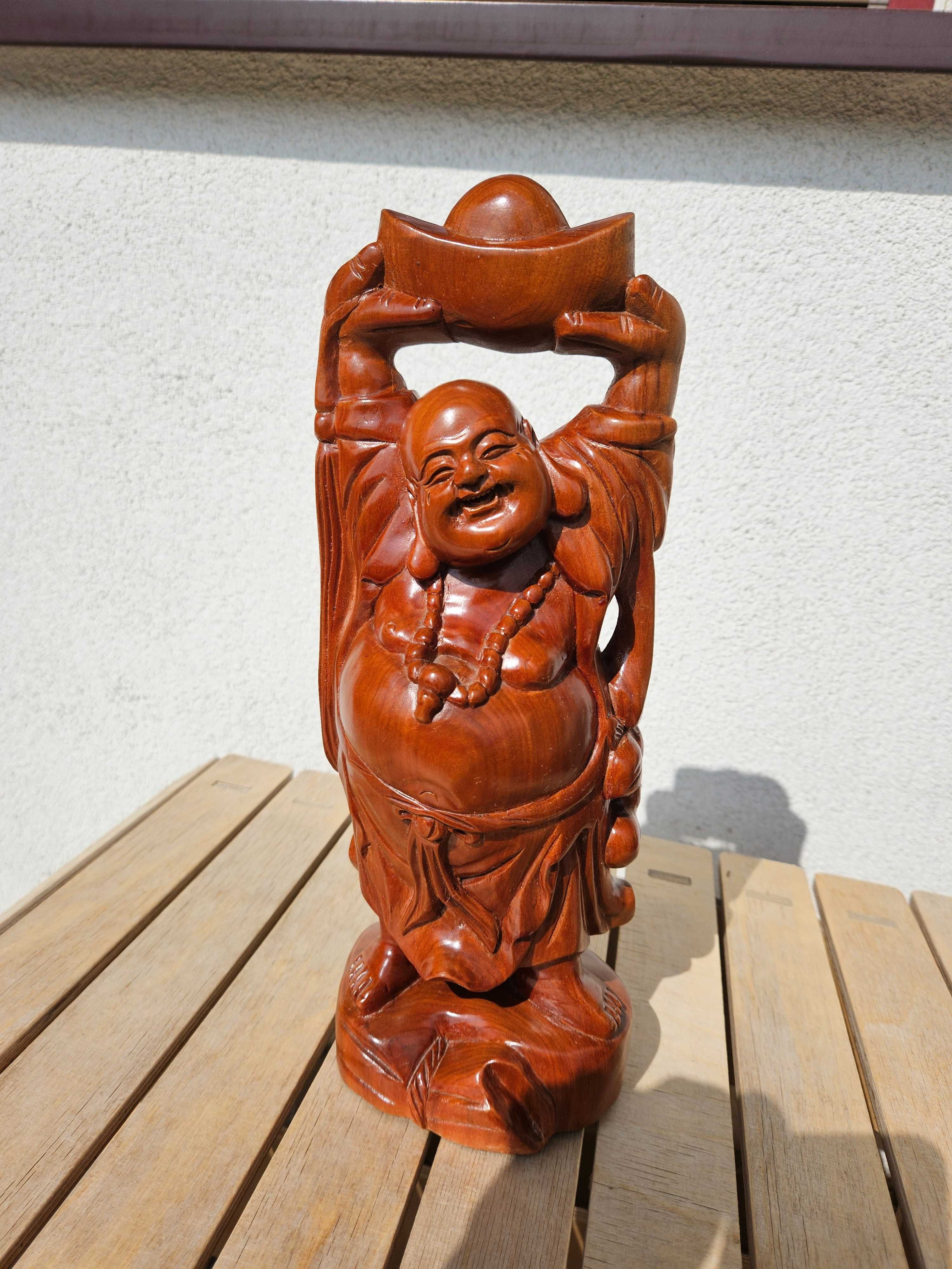 Stojący szczęśliwy budda z drewna - 34 cm wysokości