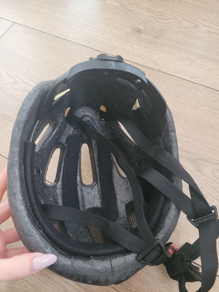 kolorowy kask dziecięcy