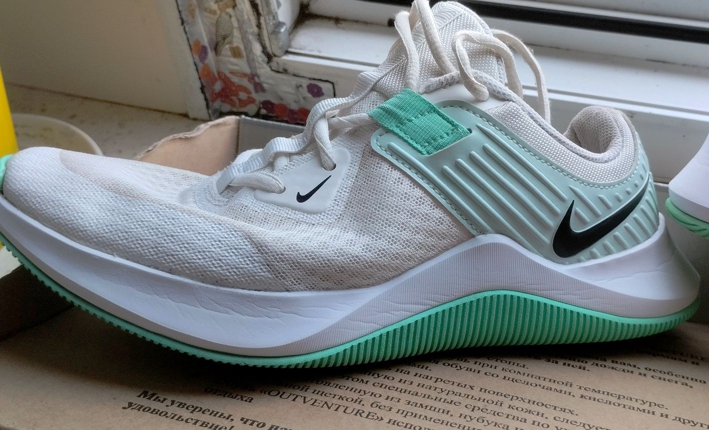 Кроссовки NIKE женские (W MC TRAINER CU3584-101 Бело-зеленые)