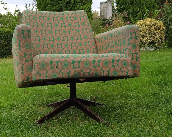 Fotele PRL 2 sztuki do renowacji obrotowy fotel vintage retro