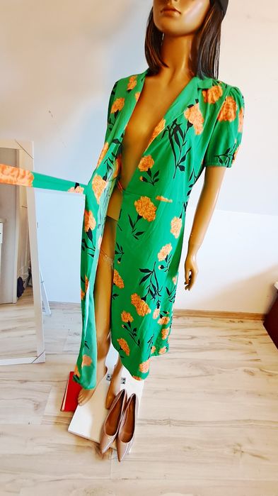 Sukienka zielona pomarańczowe kwiaty kopertowa