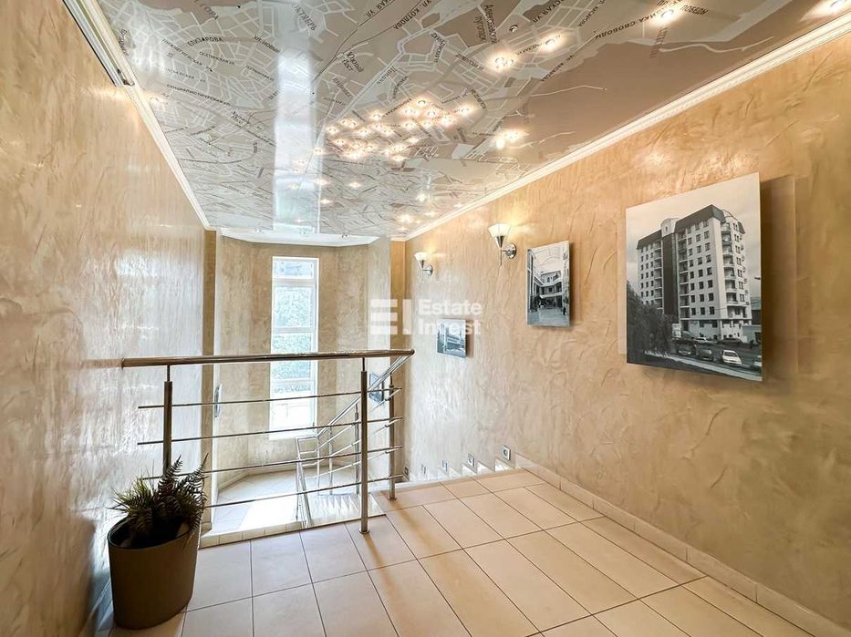 Продаж ОСЗ у самому бізнес-центрі міста, по вул. Космічна, 12