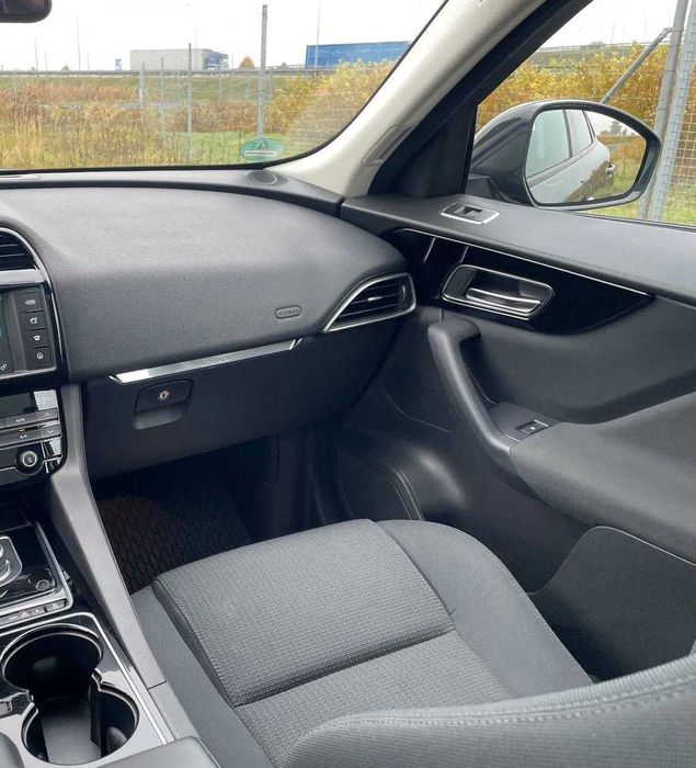 Jaguar F-Pace 25t AWD Prestige 2017 року