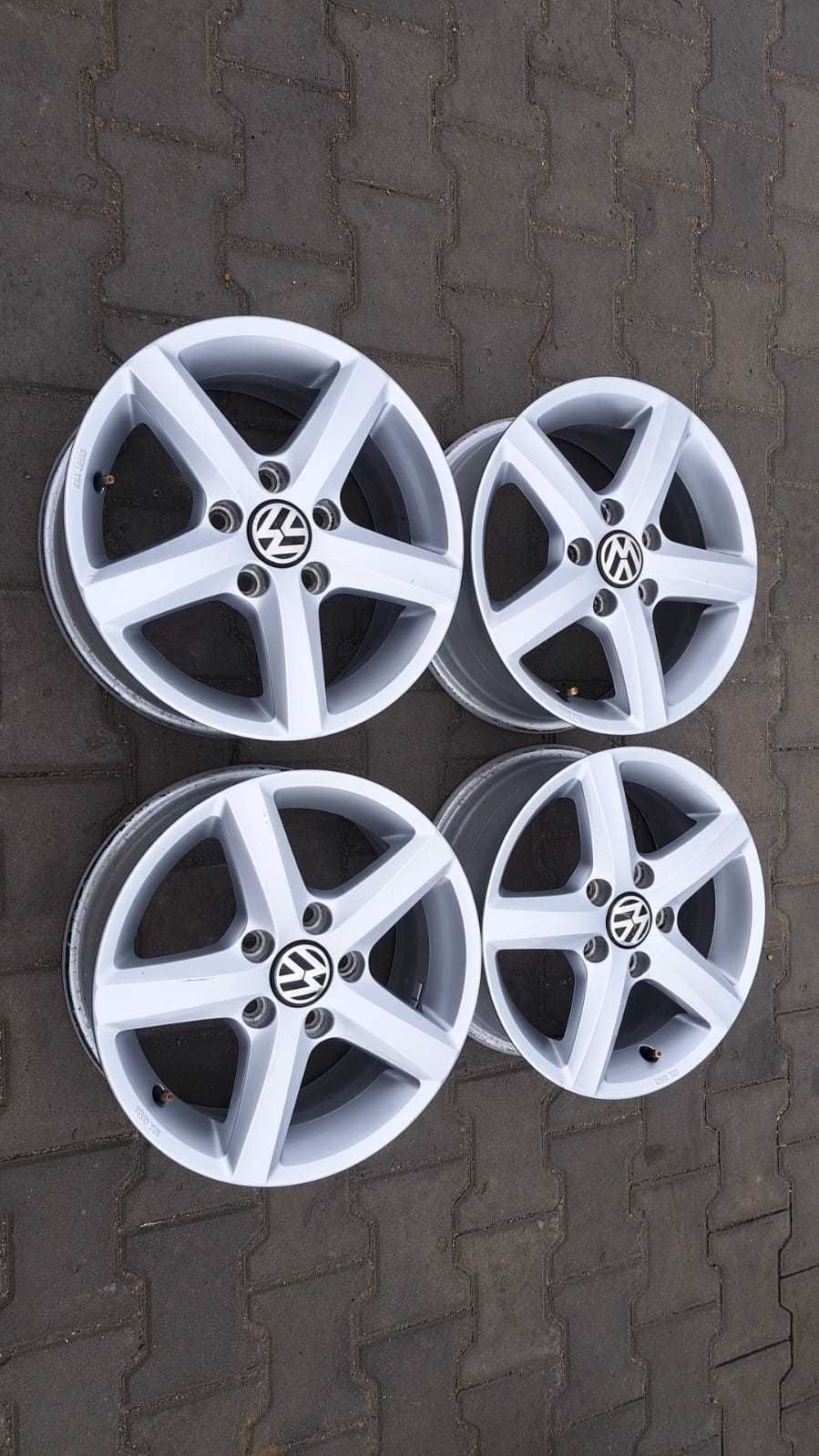 Komplet Felg VW Golf Touran Passat 5x112 R15