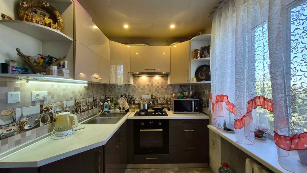 *ПРОДАЖ 3х кімн. кв-ри в Дніпровському р-ні, по вул. Днепровське шоссе