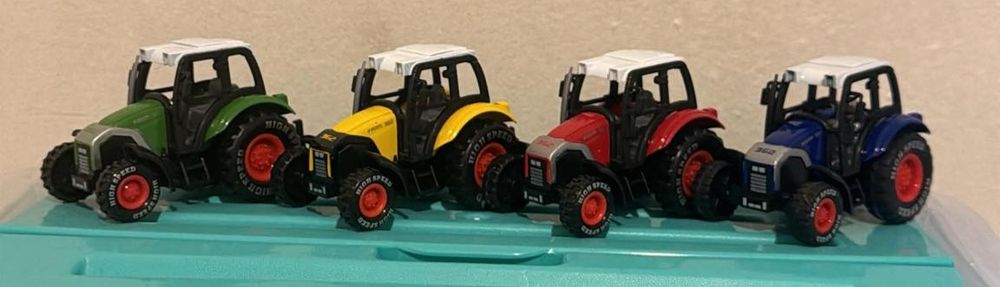 Traktorki, ciagniki 4szt w zestawie