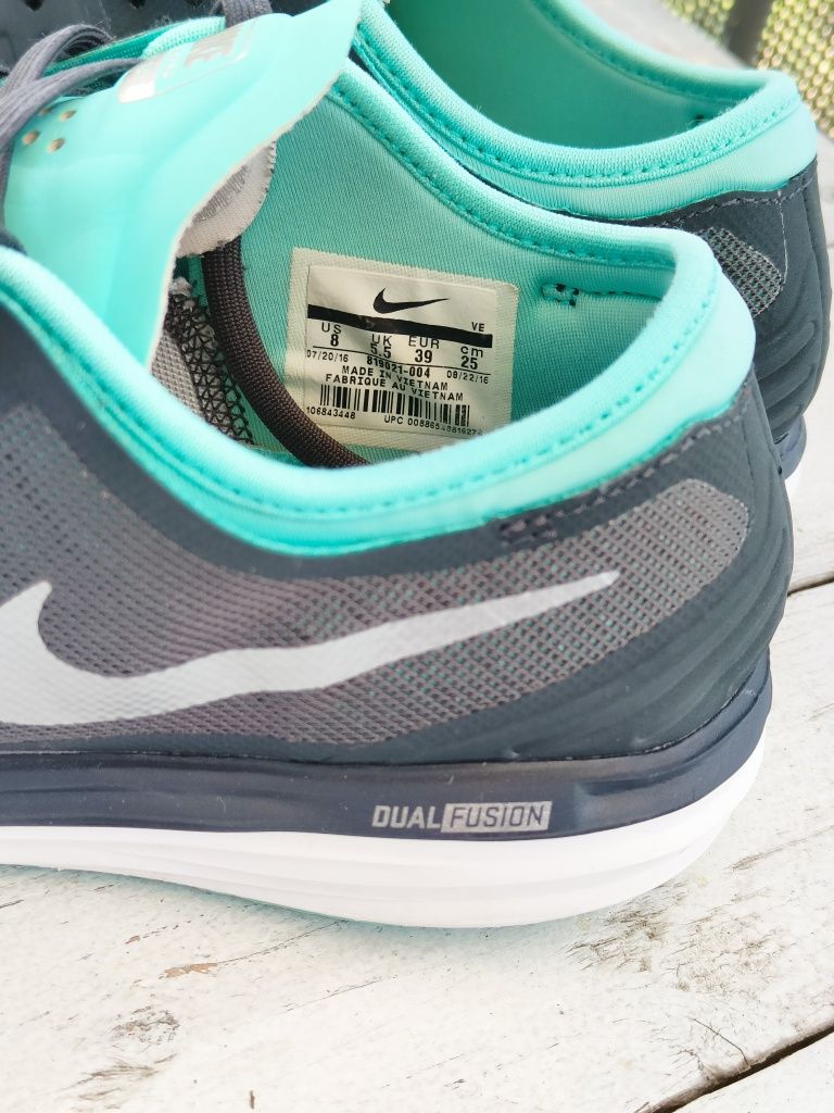 Buty do biegania Nike Training DF TR4 r. 39