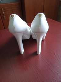 Весільні туфлі вживані