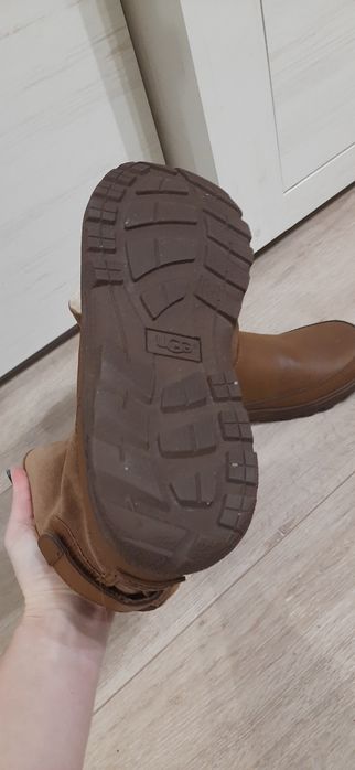 НОВІ зимові напівчобітки UGG
