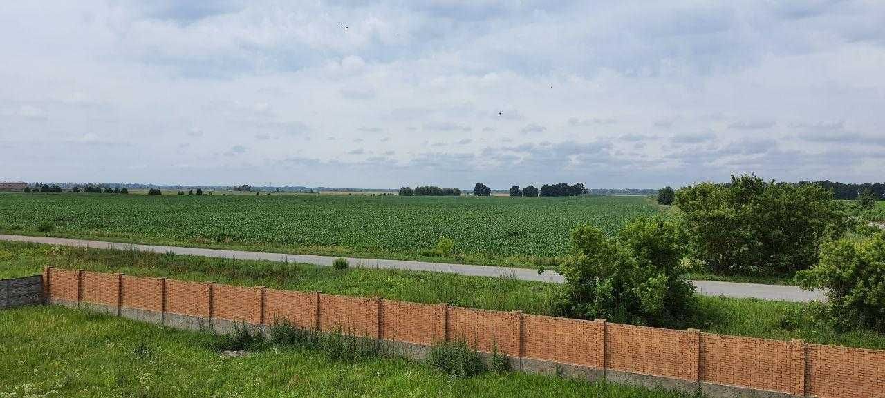 Продаж будинку. Броварський район. Площа - 465 м.Ділянка 21 сотка.