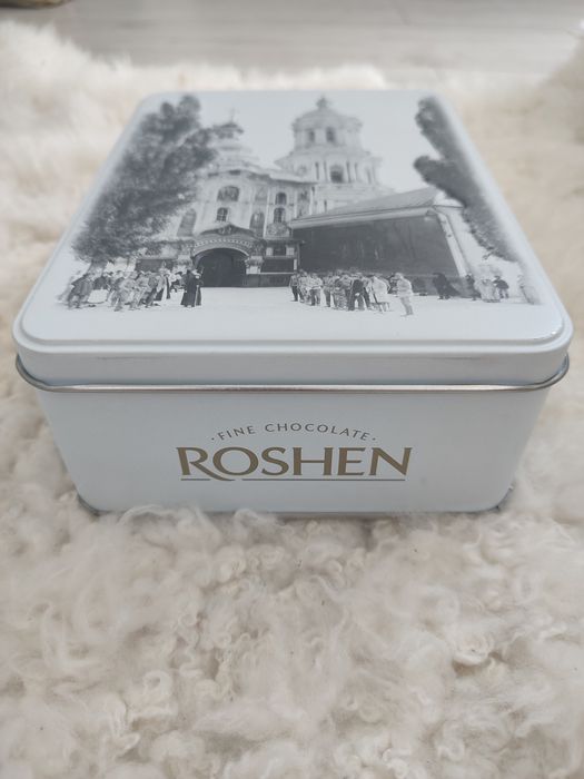 Металева коробка, жестяна, подарункова,упаковка для цукерок Roshan