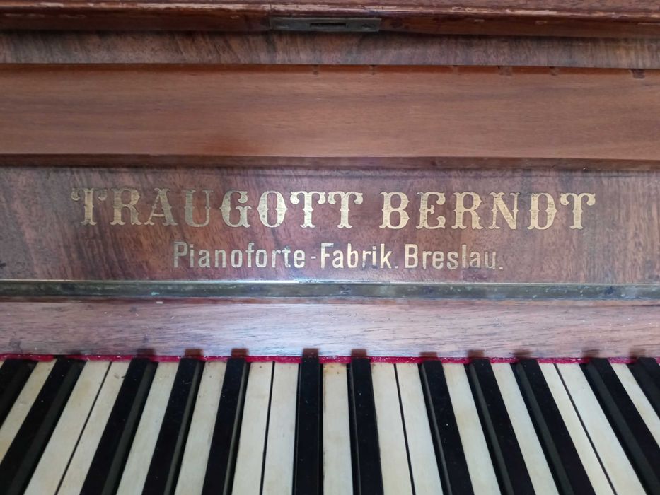 Pianino przedwojenne Traugott Berndt Breslau, odbiór PARTER