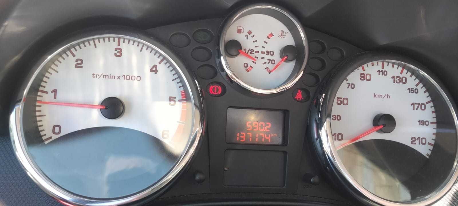 Descapotável, teto rígido