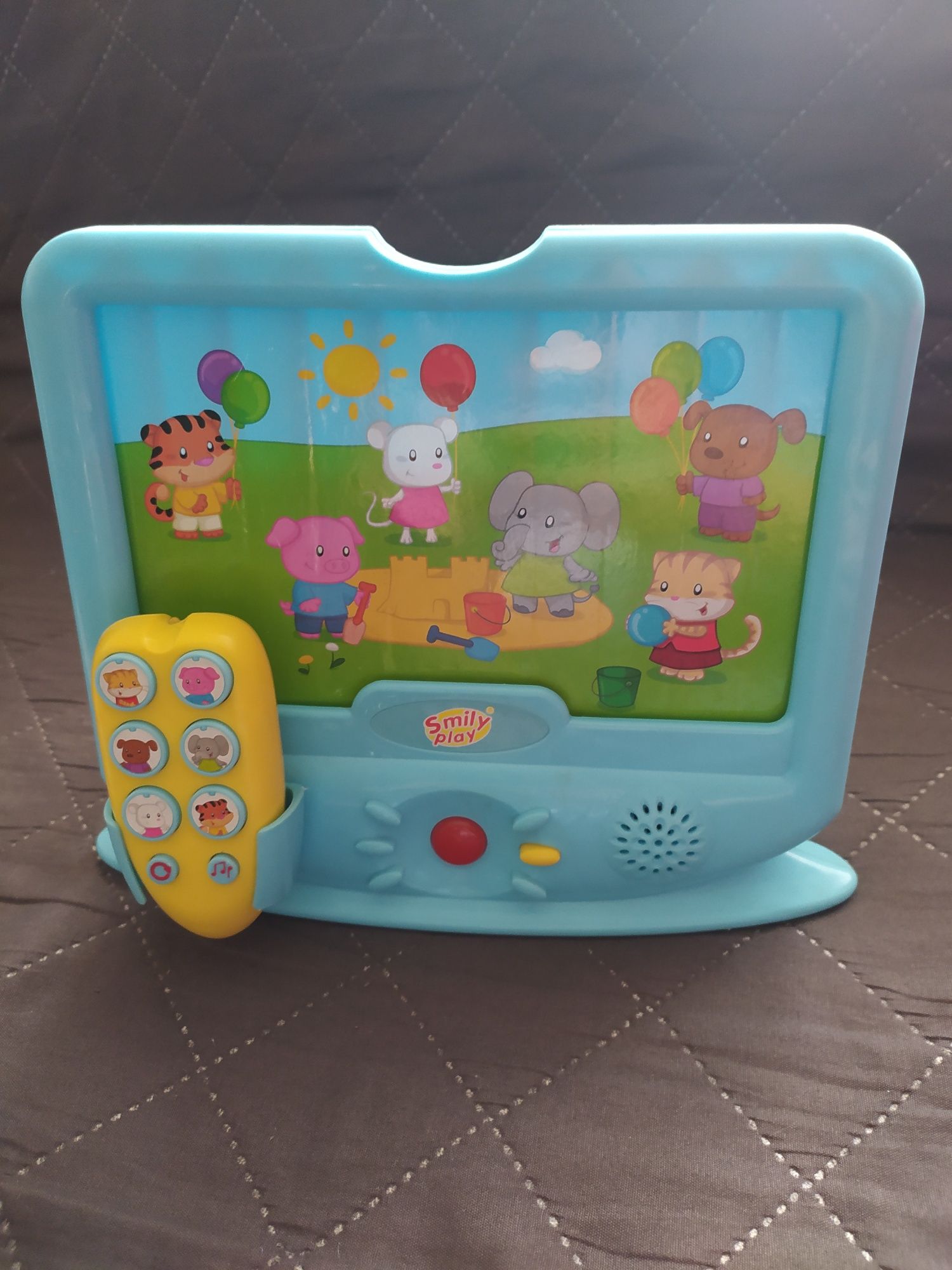 Telewizorek interaktywny z pilotem