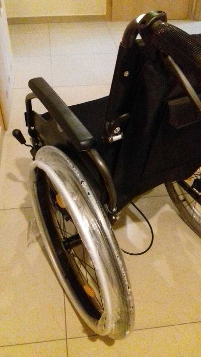 Wózek inwalidzki aluminiowy Vermeiren D200 nowy